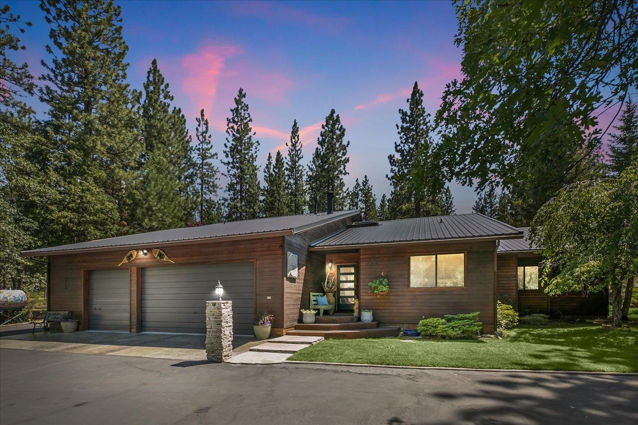 Detail Gallery Image 1 of 40 For 461 Janesville Grade, Janesville,  CA 96114 - 4 Beds | 2/1 Baths