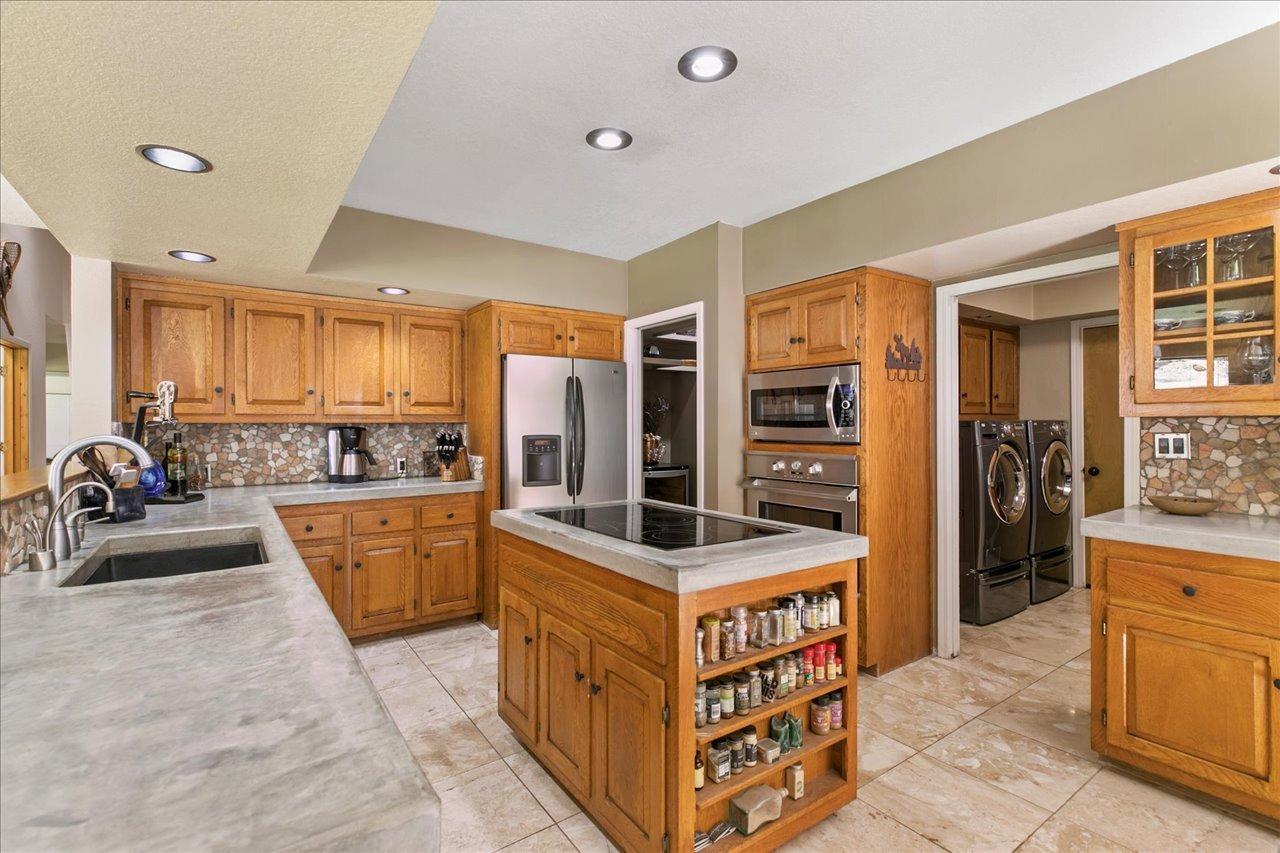 Detail Gallery Image 2 of 40 For 461 Janesville Grade, Janesville,  CA 96114 - 4 Beds | 2/1 Baths