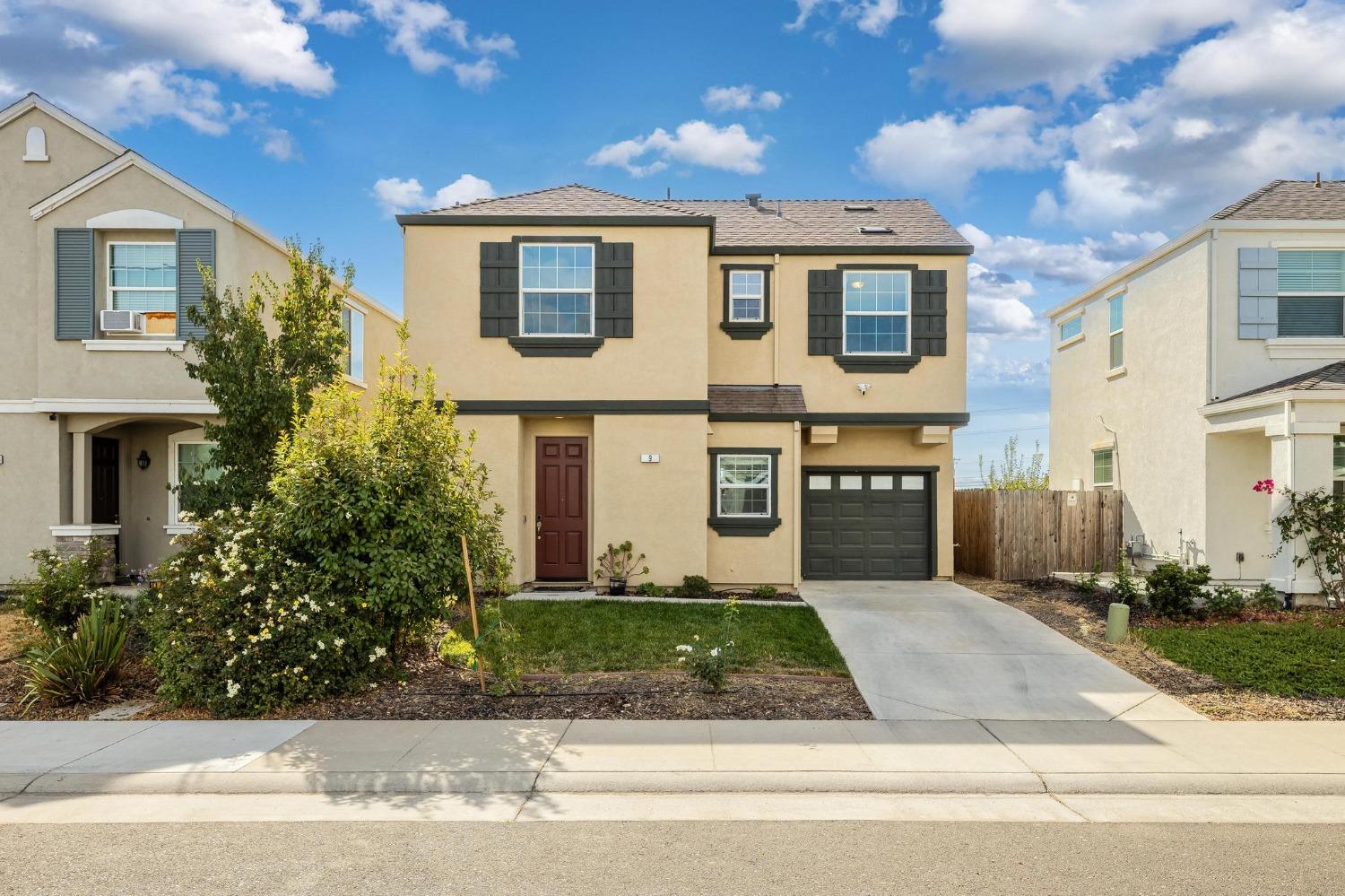 Detail Gallery Image 1 of 1 For 9 Aurum Park Ct, Sacramento,  CA 95838 - 3 Beds | 2/1 Baths