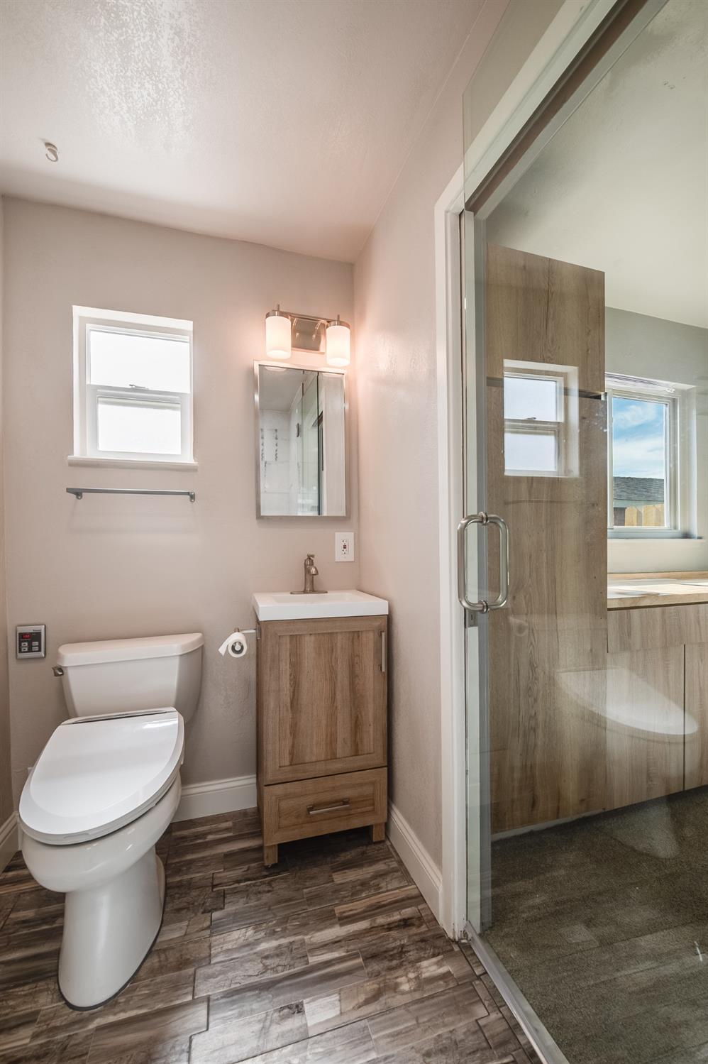 Detail Gallery Image 23 of 43 For 7525 Circle Pkwy, Sacramento,  CA 95823 - 3 Beds | 2 Baths