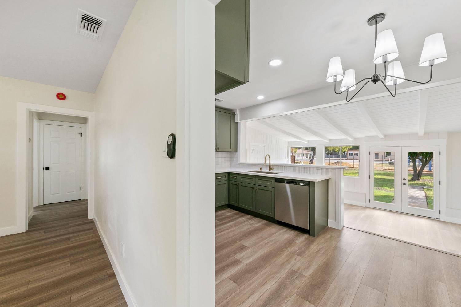 Detail Gallery Image 9 of 36 For 102 Clover St, Woodland,  CA 95695 - 2 Beds | 1 Baths