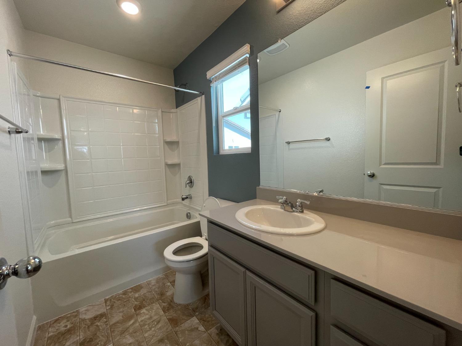 Detail Gallery Image 21 of 33 For 1554 Bridgegate Way, Sacramento,  CA 95834 - 3 Beds | 2/1 Baths