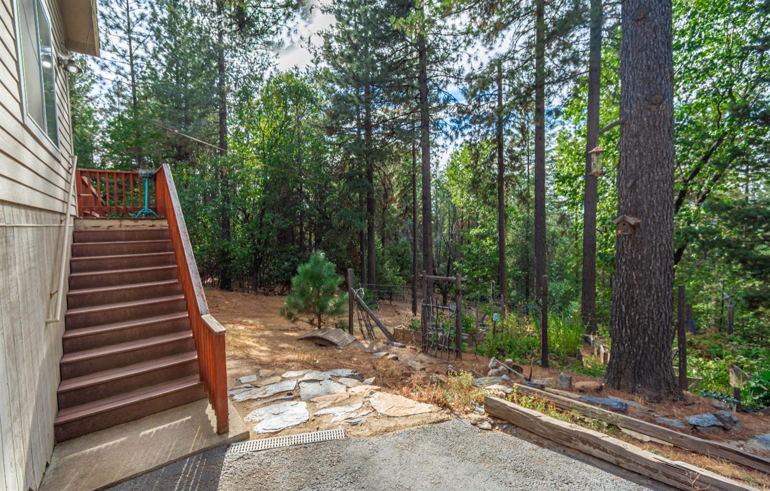 Detail Gallery Image 58 of 63 For 6298 Pine Needle Ln, Placerville,  CA 95667 - 3 Beds | 2 Baths