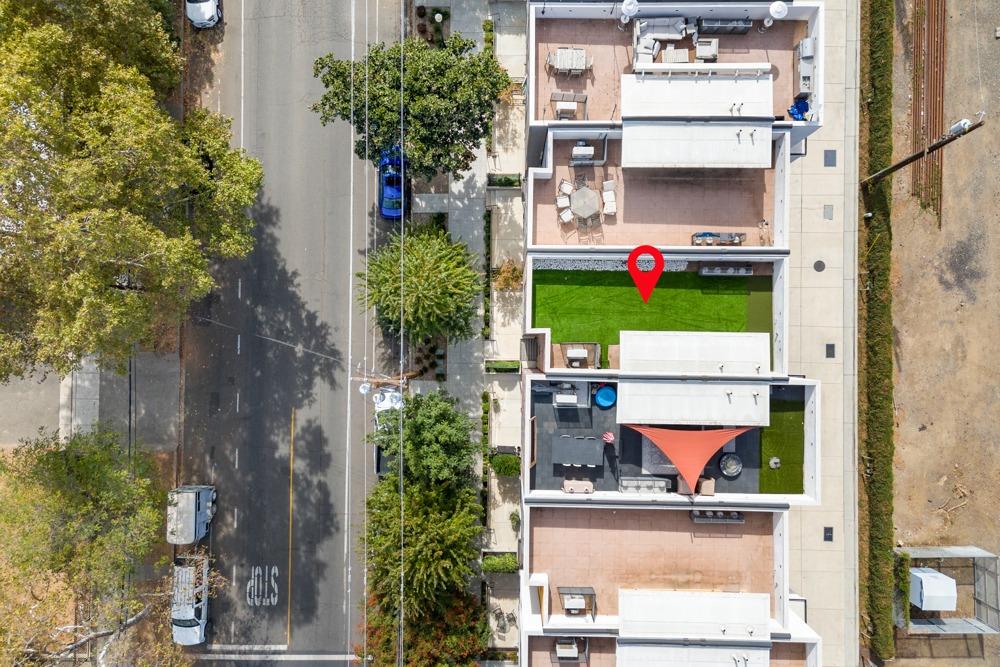 Detail Gallery Image 69 of 73 For 1606 20th St, Sacramento,  CA 95811 - 2 Beds | 3/1 Baths