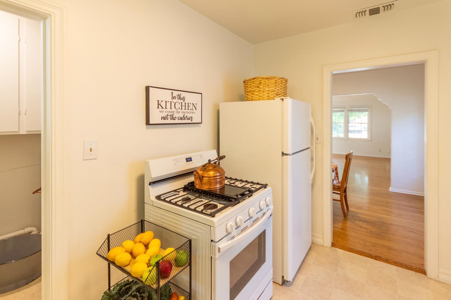 Detail Gallery Image 12 of 35 For 1823 Caramay Way, Sacramento,  CA 95818 - 2 Beds | 1 Baths