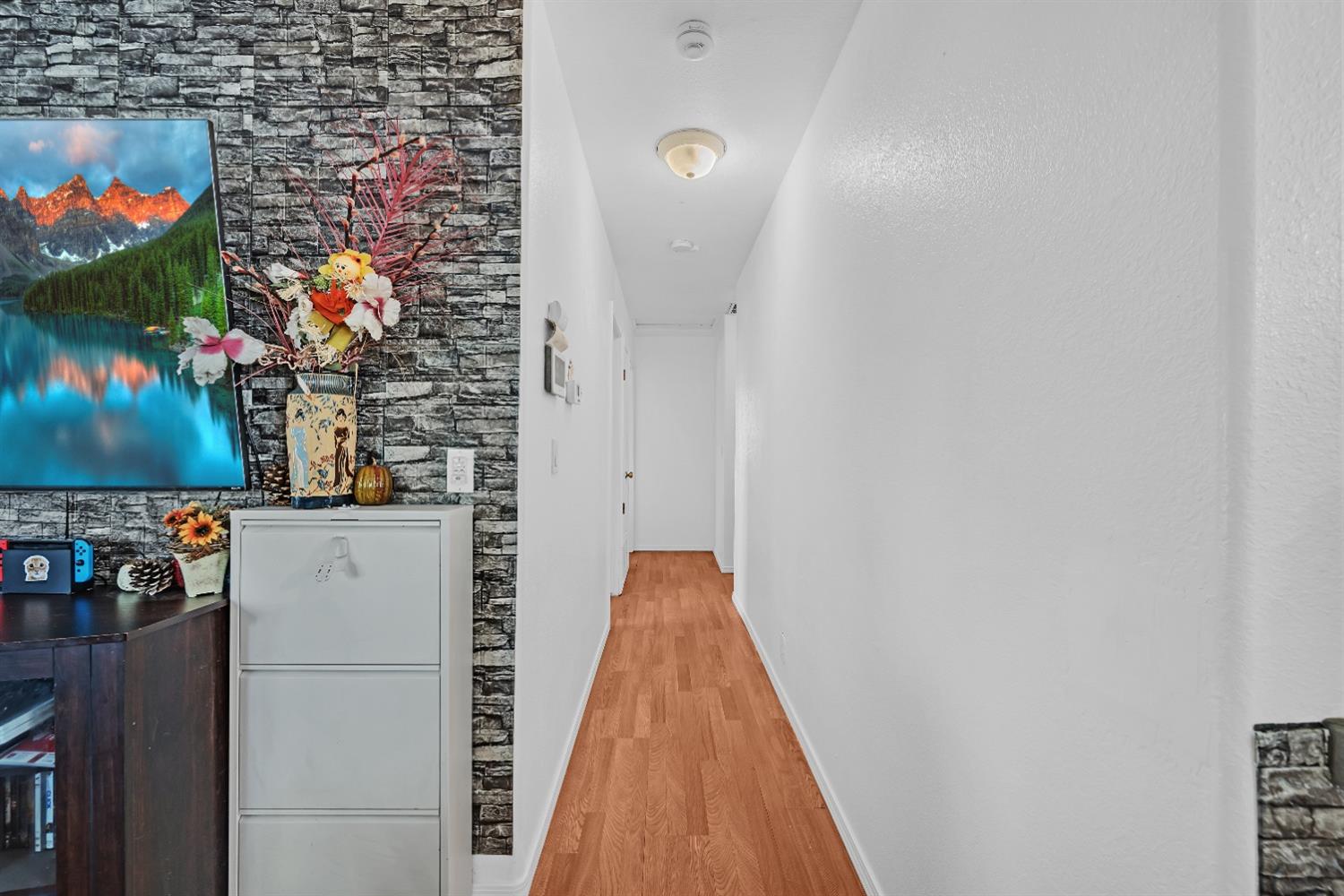 Detail Gallery Image 14 of 41 For 507 Sunlight Drive, Diamond Springs,  CA 95619 - 3 Beds | 1 Baths