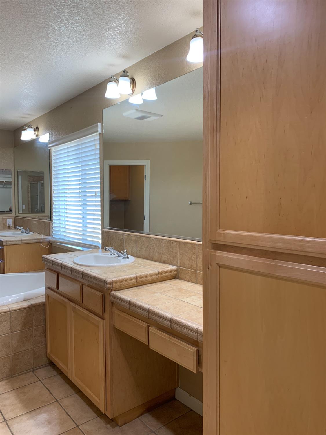 Detail Gallery Image 28 of 42 For 2266 Grand Teton Ct, Tracy,  CA 95377 - 4 Beds | 2/1 Baths