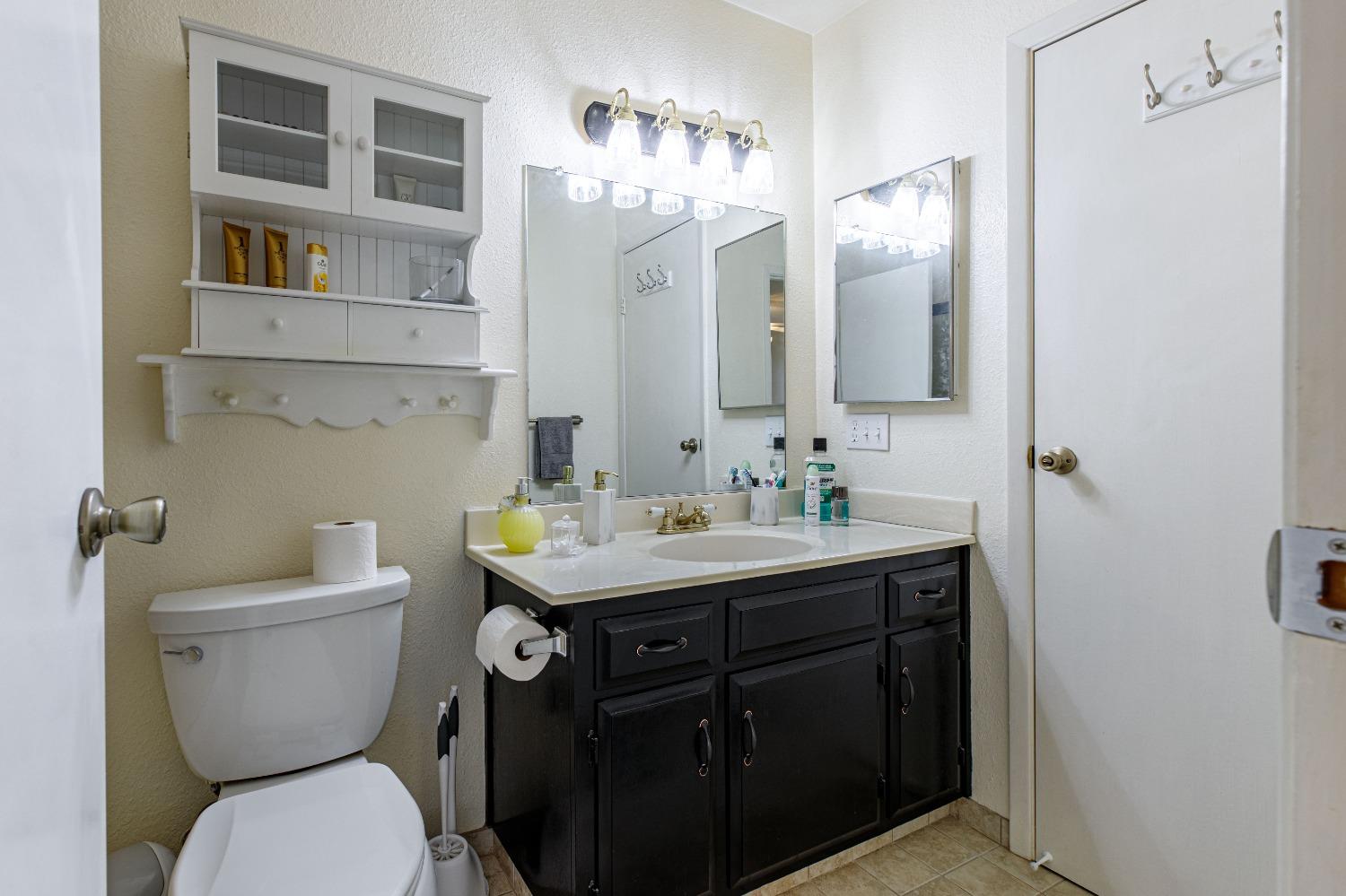 Detail Gallery Image 18 of 26 For 610 Plaza De Las Sierras, Modesto,  CA 95350 - 2 Beds | 1/1 Baths