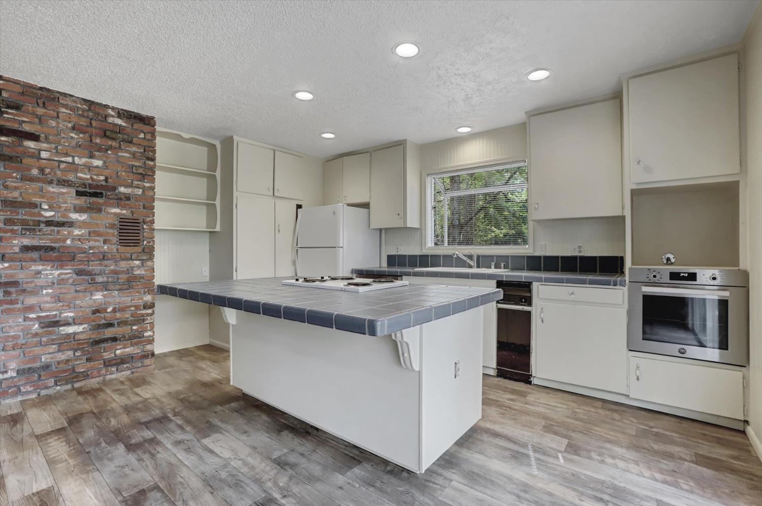 Detail Gallery Image 13 of 90 For 12534 Nottingham Ln, Grass Valley,  CA 95949 - 3 Beds | 2 Baths