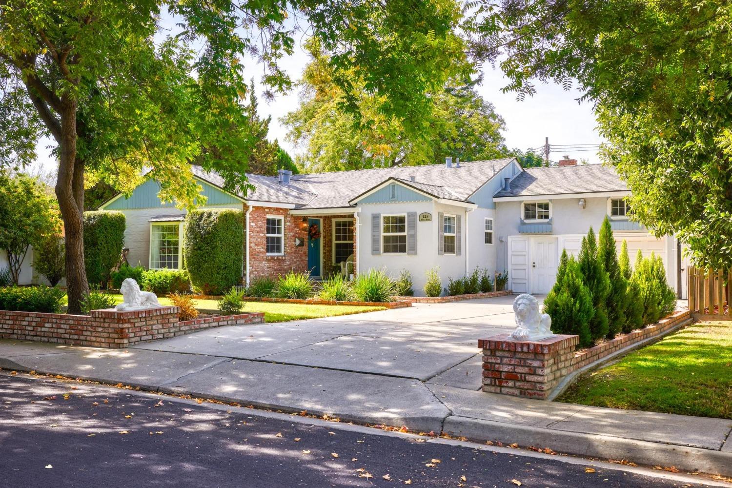 Detail Gallery Image 2 of 43 For 925 Brady Ave, Modesto,  CA 95350 - 5 Beds | 2 Baths