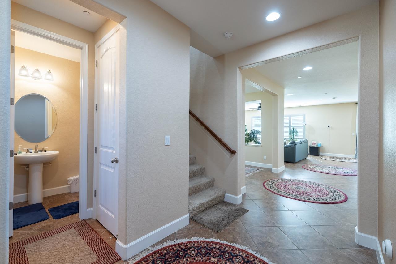 Detail Gallery Image 3 of 66 For 1606 Monroe Way, Rocklin,  CA 95765 - 4 Beds | 3/1 Baths