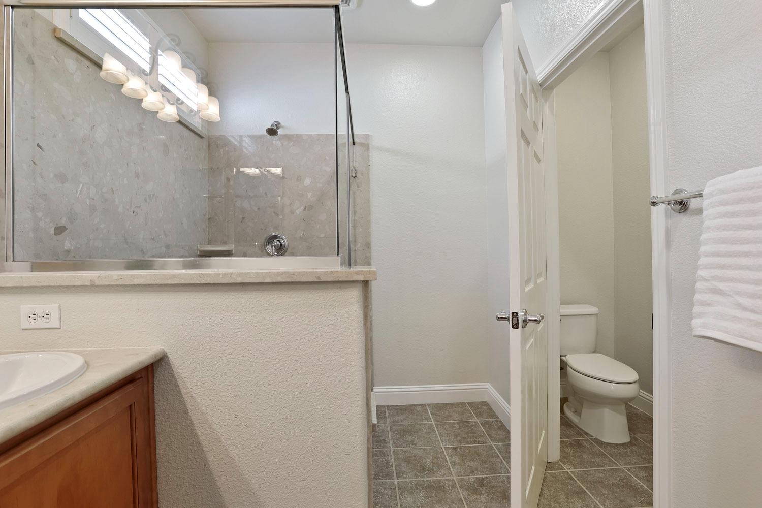 Detail Gallery Image 26 of 69 For 1785 Hickory Creek Ln, Manteca,  CA 95336 - 2 Beds | 2 Baths