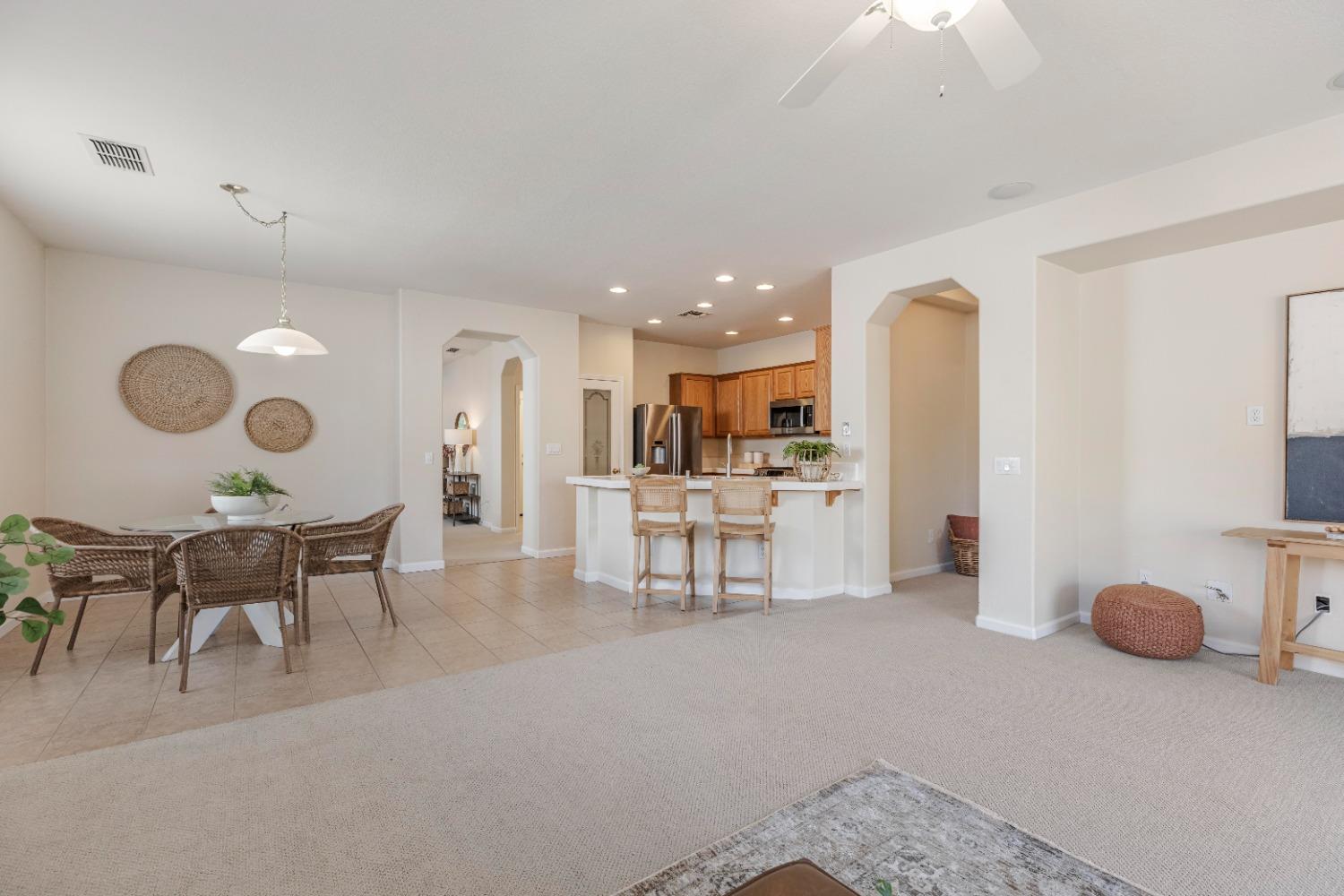 Detail Gallery Image 19 of 62 For 2357 Ryedale Ln, Sacramento,  CA 95835 - 2 Beds | 2 Baths