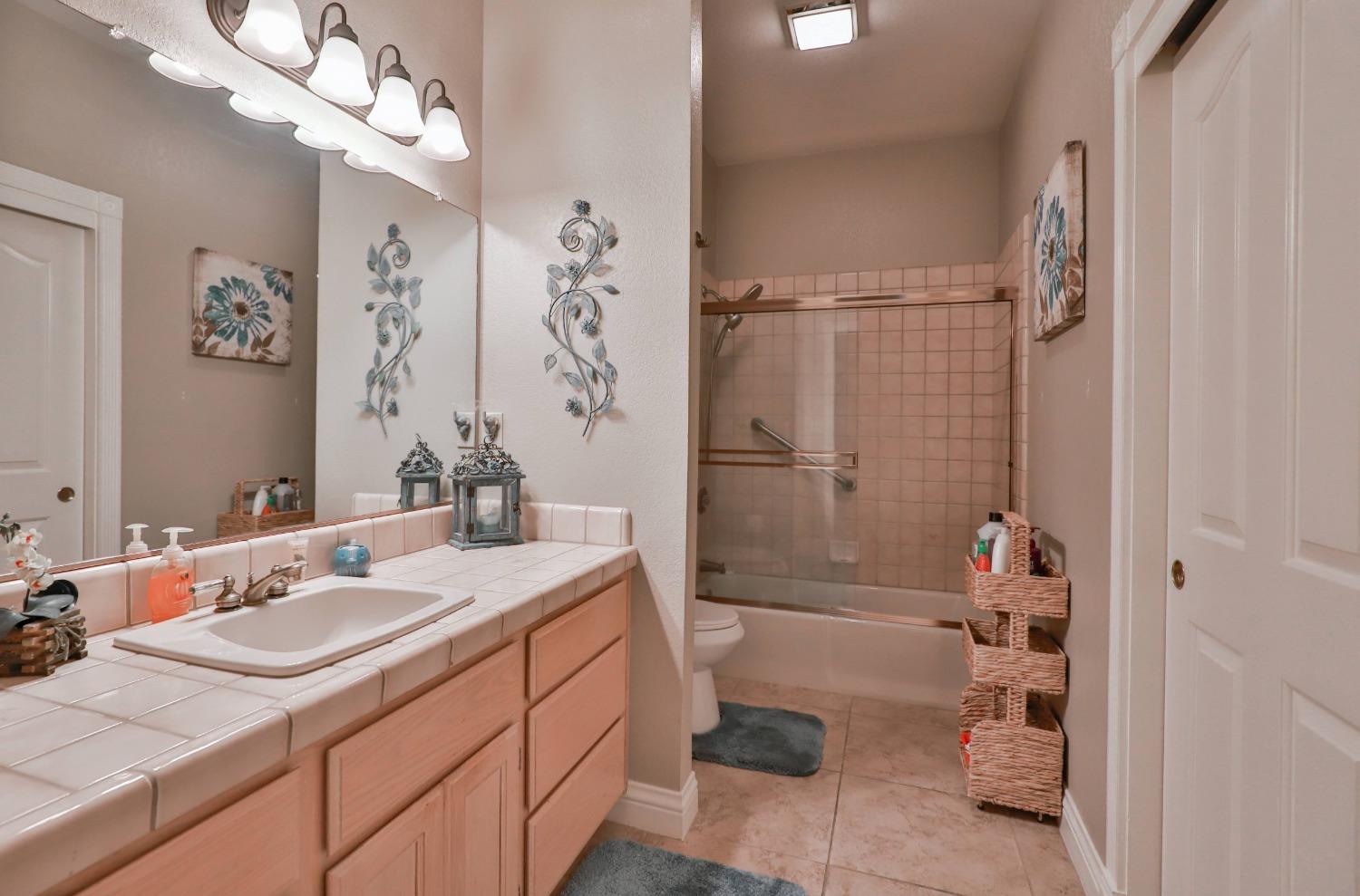 Detail Gallery Image 32 of 41 For 841 Oak Crest Cir, Placerville,  CA 95667 - 3 Beds | 2/1 Baths