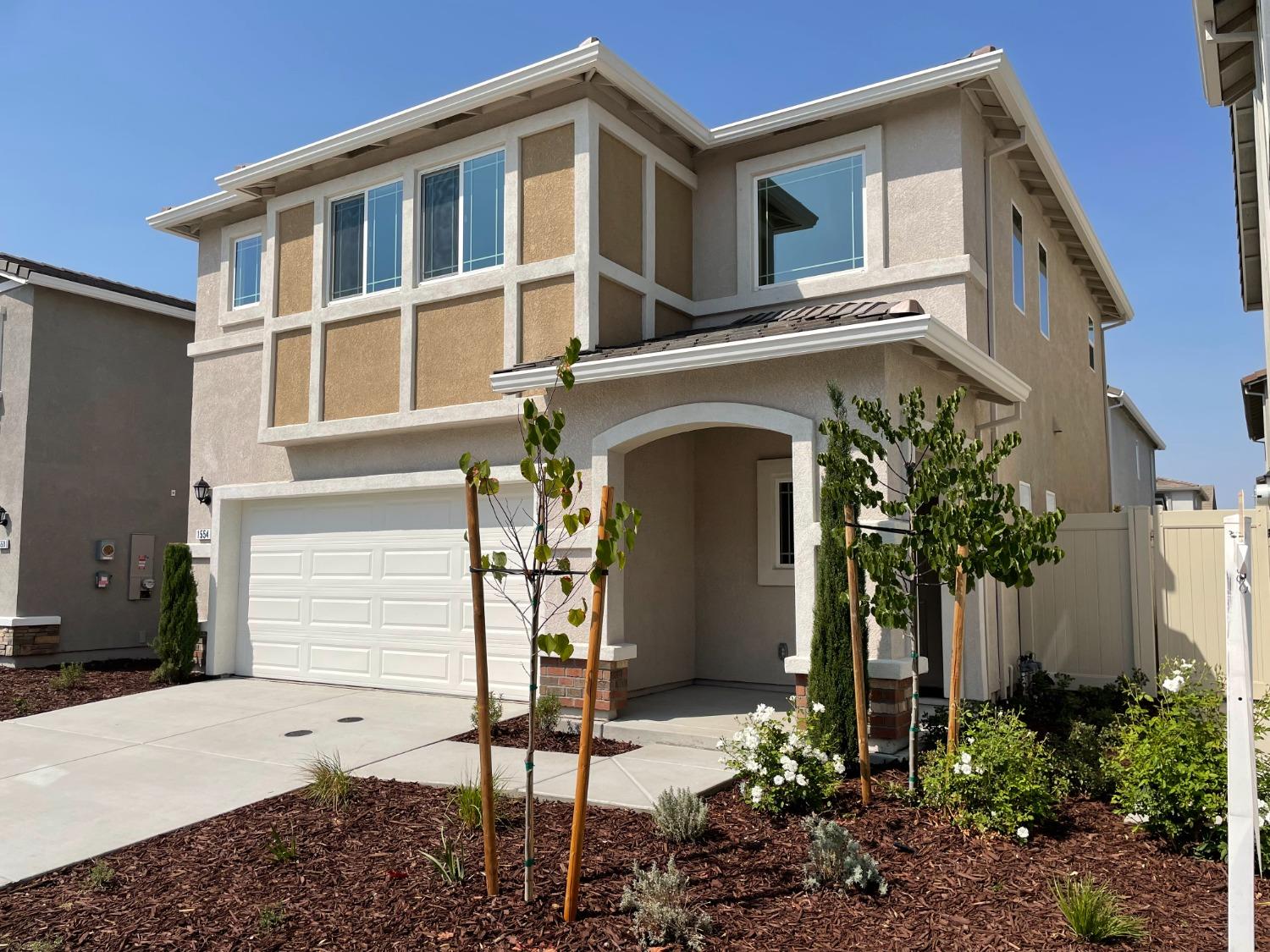 Detail Gallery Image 1 of 33 For 1554 Bridgegate Way, Sacramento,  CA 95834 - 3 Beds | 2/1 Baths