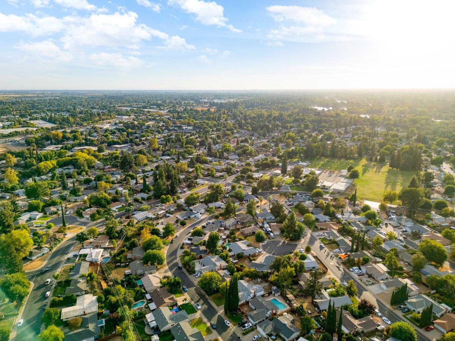 La Cumbra Circle, Rancho Cordova, California image 37