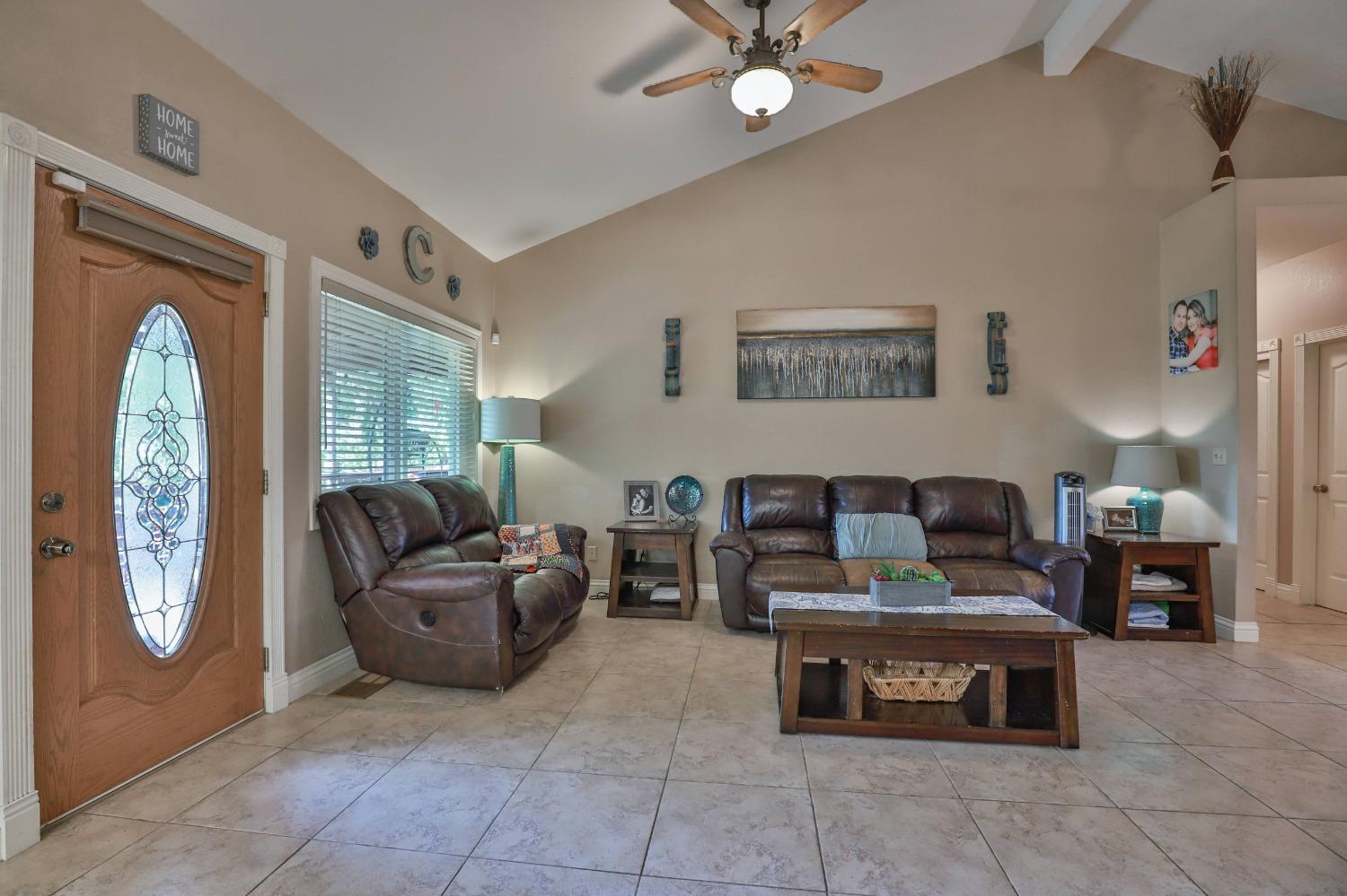 Detail Gallery Image 14 of 41 For 841 Oak Crest Cir, Placerville,  CA 95667 - 3 Beds | 2/1 Baths