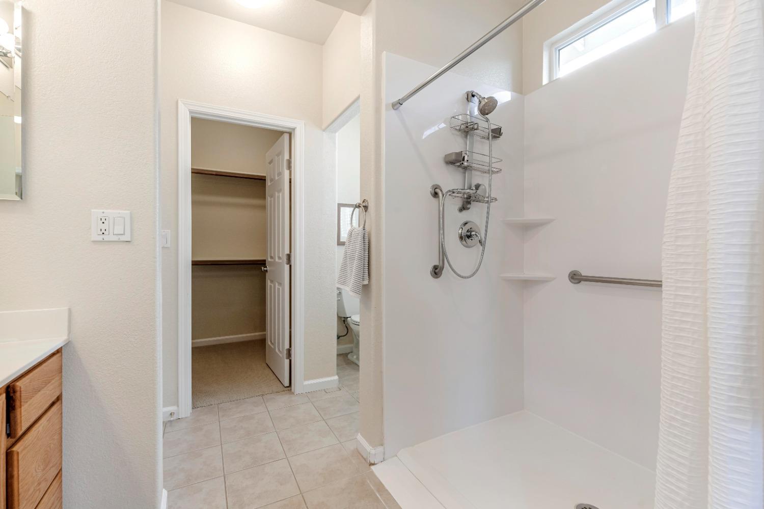 Detail Gallery Image 28 of 62 For 2357 Ryedale Ln, Sacramento,  CA 95835 - 2 Beds | 2 Baths