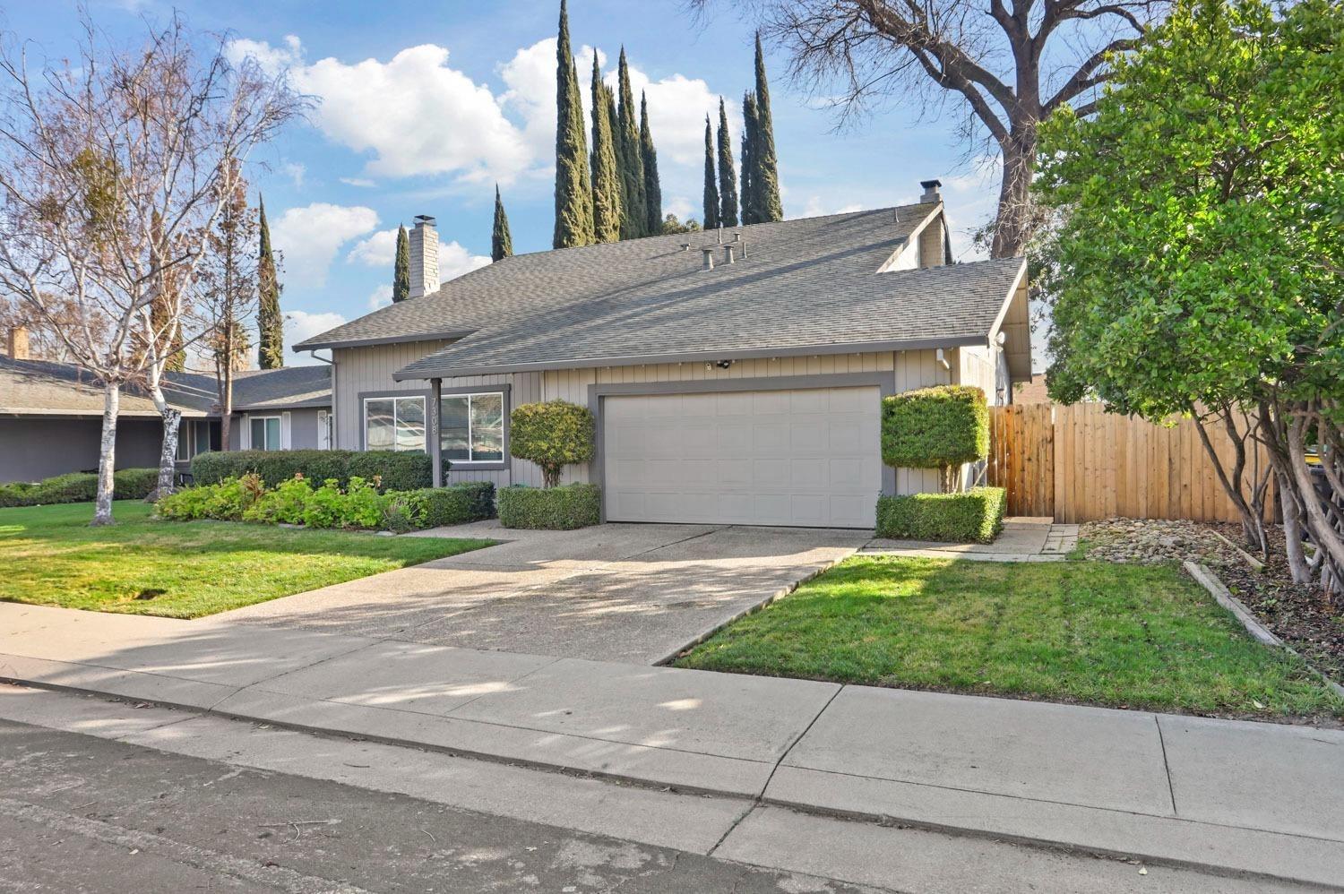 Detail Gallery Image 2 of 76 For 7308 Trousdale Pl, Stockton,  CA 95207 - 4 Beds | 2/1 Baths