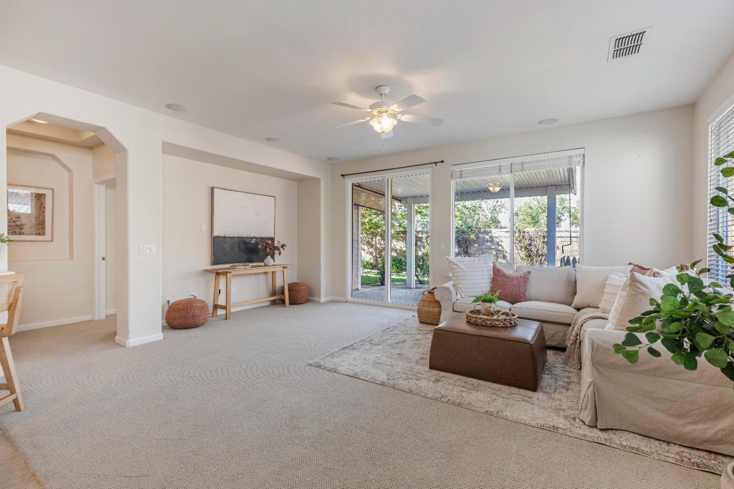 Detail Gallery Image 22 of 62 For 2357 Ryedale Ln, Sacramento,  CA 95835 - 2 Beds | 2 Baths