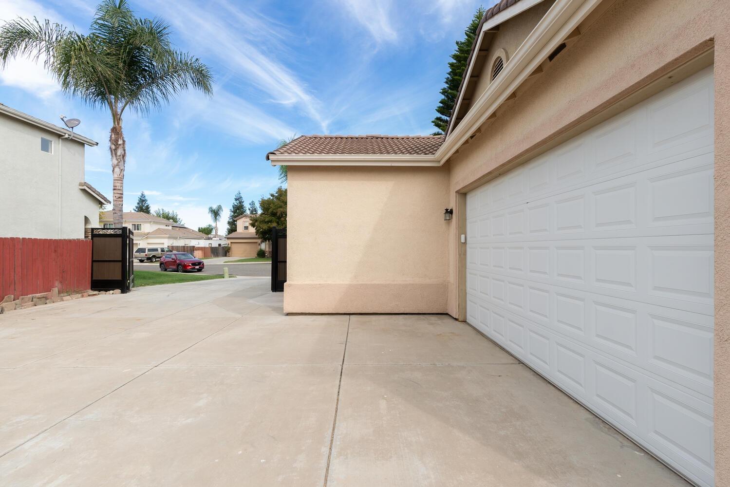 Detail Gallery Image 9 of 54 For 2324 San Marco Ct., Manteca,  CA 95337 - 4 Beds | 3 Baths