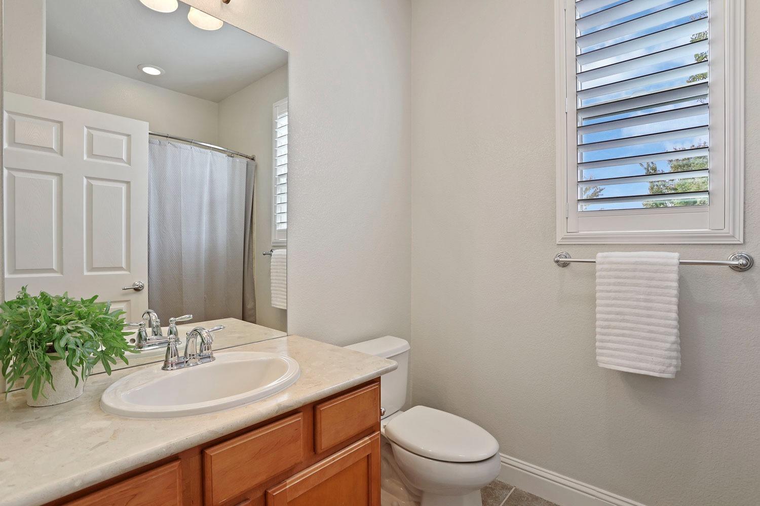 Detail Gallery Image 14 of 69 For 1785 Hickory Creek Ln, Manteca,  CA 95336 - 2 Beds | 2 Baths