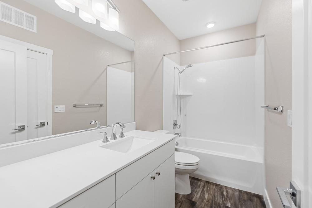 Detail Gallery Image 46 of 73 For 1606 20th St, Sacramento,  CA 95811 - 2 Beds | 3/1 Baths