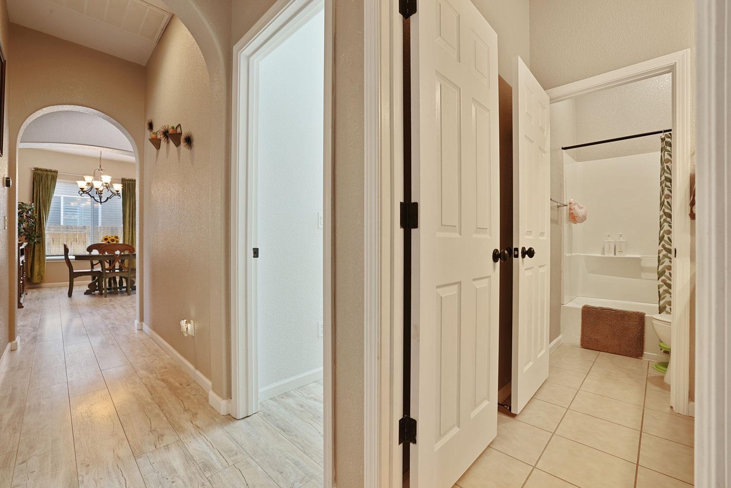 Detail Gallery Image 17 of 54 For 1495 Vasco St, Manteca,  CA 95337 - 4 Beds | 2 Baths