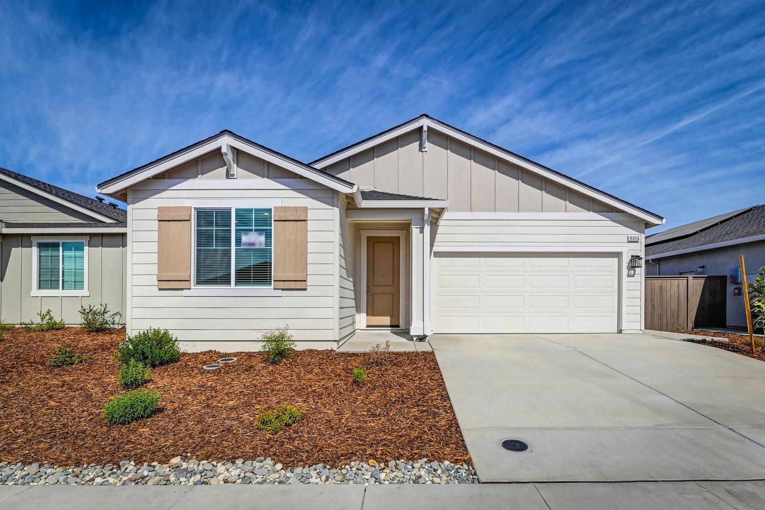 Detail Gallery Image 2 of 10 For 8056 Pasadena Dr, Roseville,  CA 95747 - 3 Beds | 2 Baths