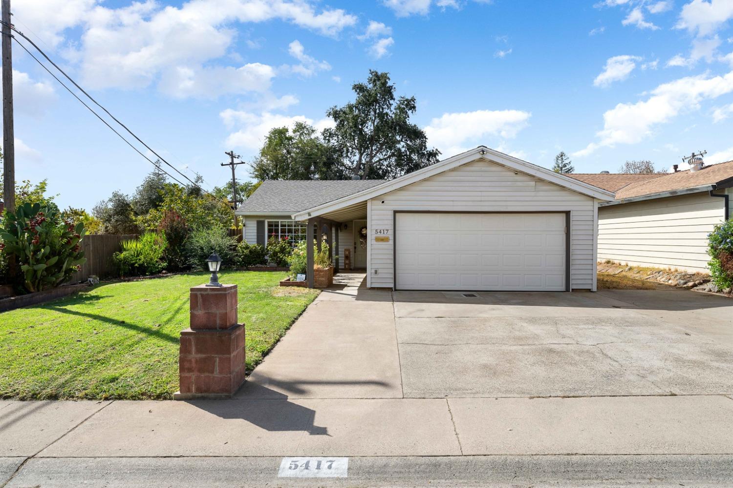 Detail Gallery Image 1 of 46 For 5417 Edgerly Way, Carmichael,  CA 95608 - 3 Beds | 2 Baths