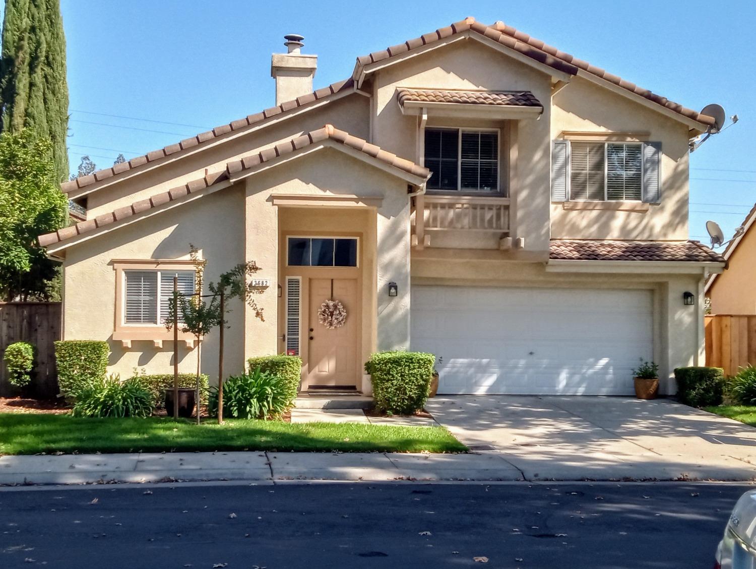 Detail Gallery Image 1 of 57 For 3682 Whispering Creek Cir, Stockton,  CA 95219 - 2 Beds | 2 Baths