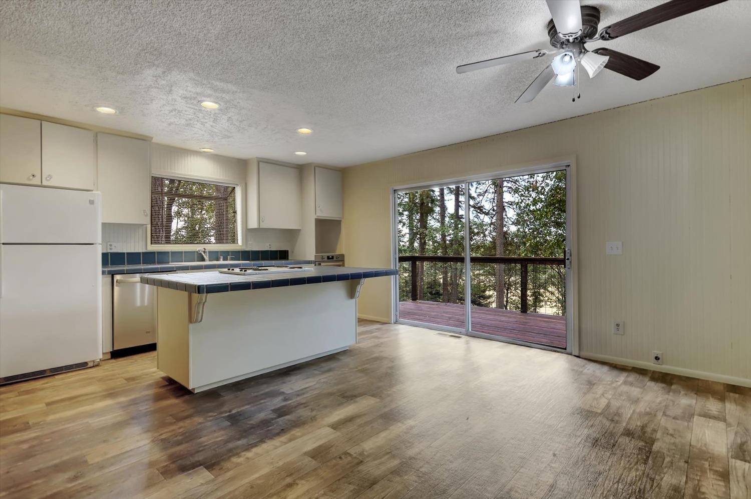 Detail Gallery Image 9 of 90 For 12534 Nottingham Ln, Grass Valley,  CA 95949 - 3 Beds | 2 Baths