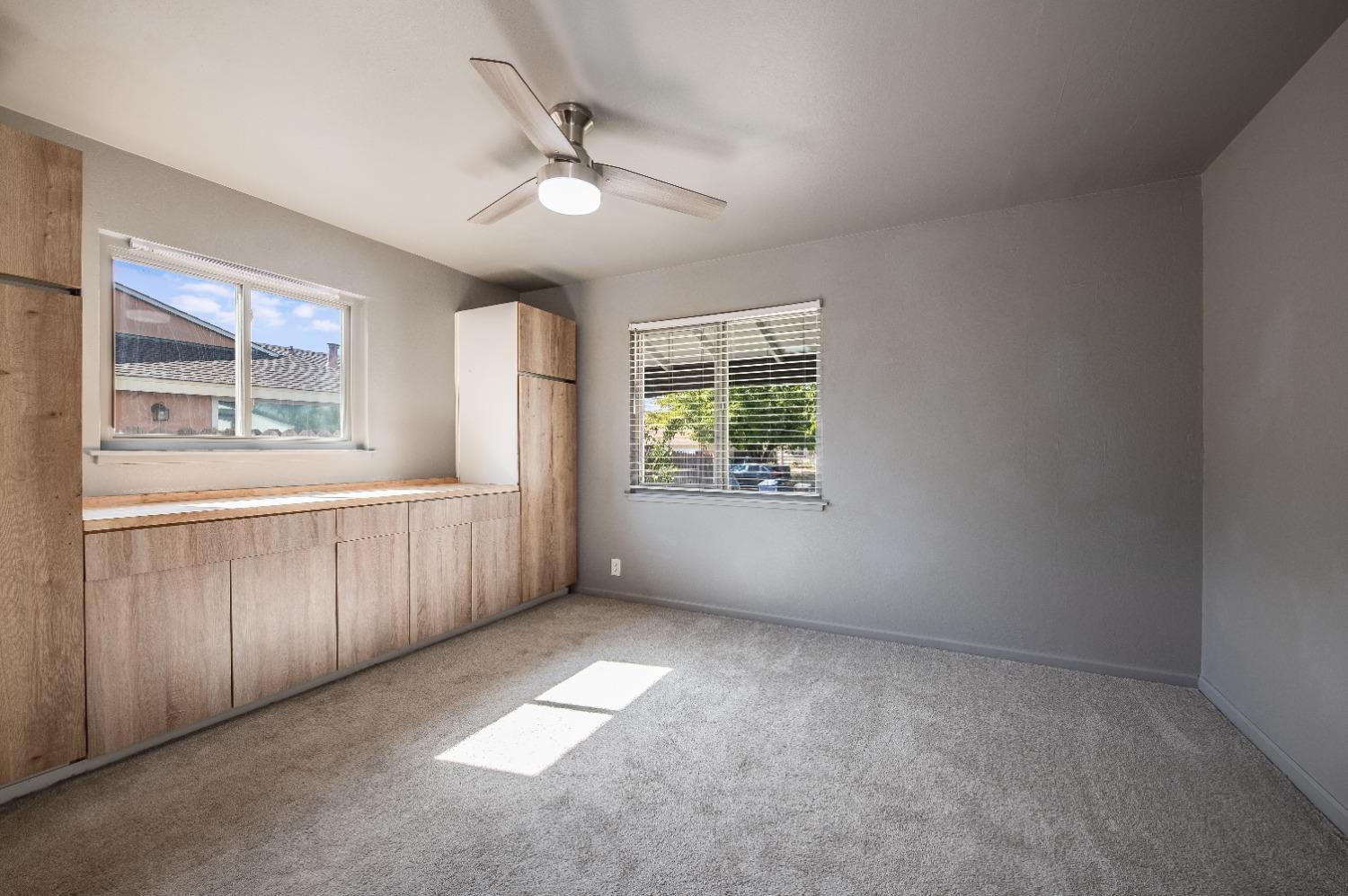 Detail Gallery Image 17 of 43 For 7525 Circle Pkwy, Sacramento,  CA 95823 - 3 Beds | 2 Baths