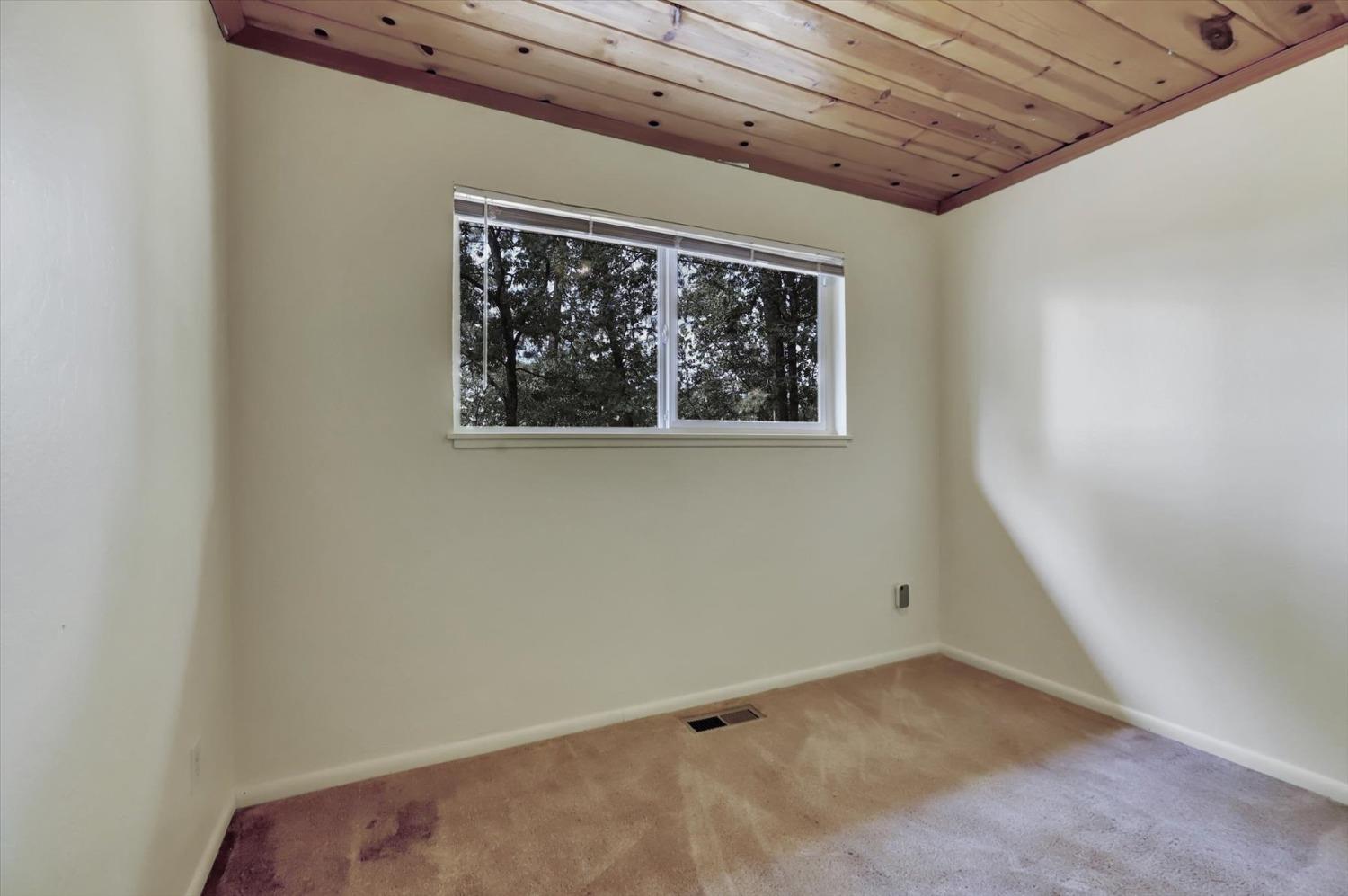 Detail Gallery Image 21 of 90 For 12534 Nottingham Ln, Grass Valley,  CA 95949 - 3 Beds | 2 Baths