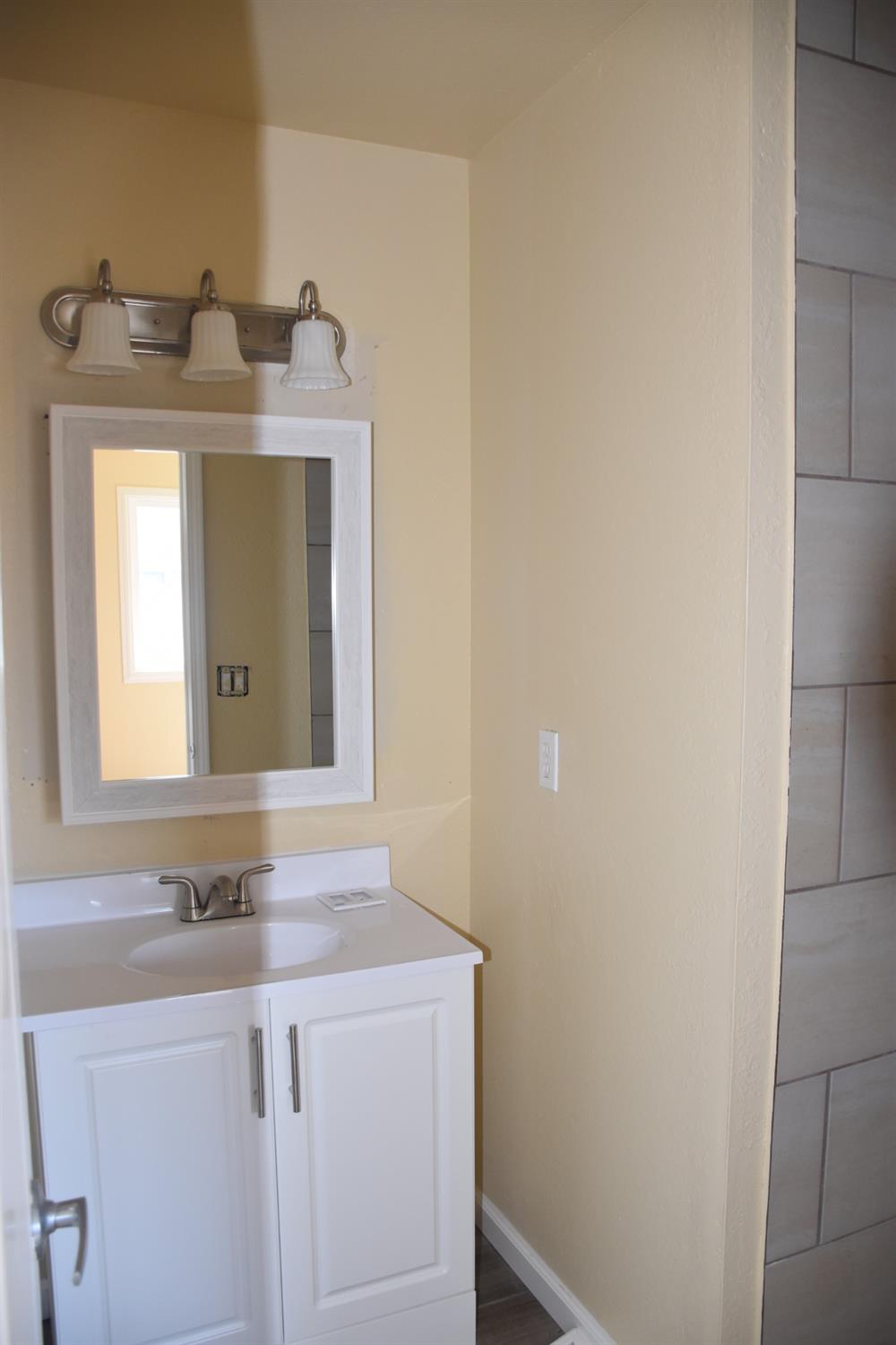 Detail Gallery Image 11 of 12 For 3537 Caballero Ln, Antelope,  CA 95843 - 2 Beds | 2/1 Baths