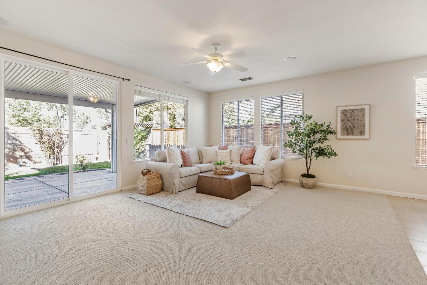 Detail Gallery Image 21 of 62 For 2357 Ryedale Ln, Sacramento,  CA 95835 - 2 Beds | 2 Baths