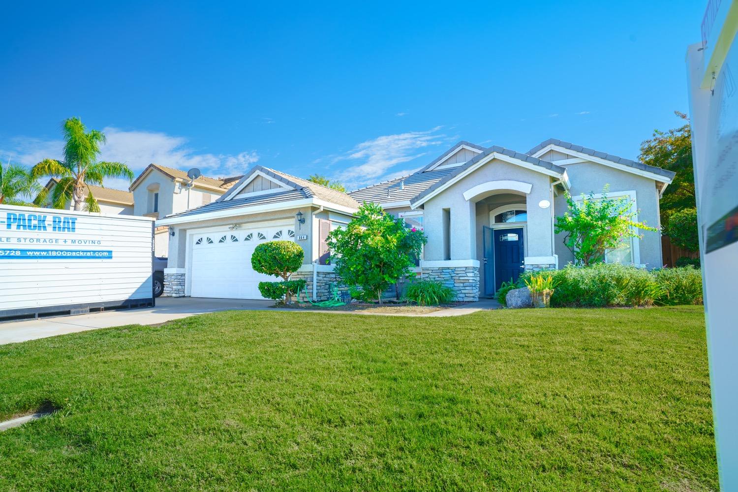 Detail Gallery Image 1 of 34 For 864 Grafton St, Manteca,  CA 95337 - 3 Beds | 2 Baths