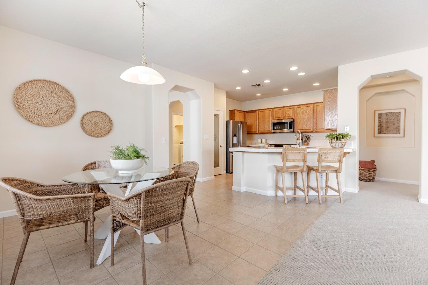 Detail Gallery Image 12 of 62 For 2357 Ryedale Ln, Sacramento,  CA 95835 - 2 Beds | 2 Baths