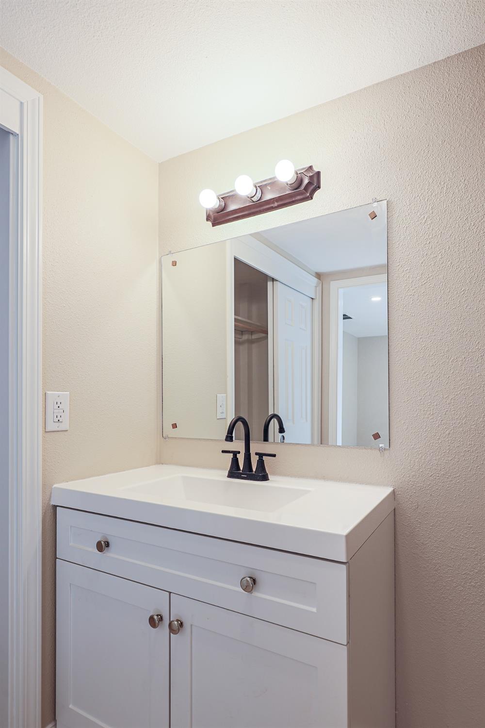 Detail Gallery Image 21 of 34 For 452 Gage St, Planada,  CA 95365 - 2 Beds | 2 Baths