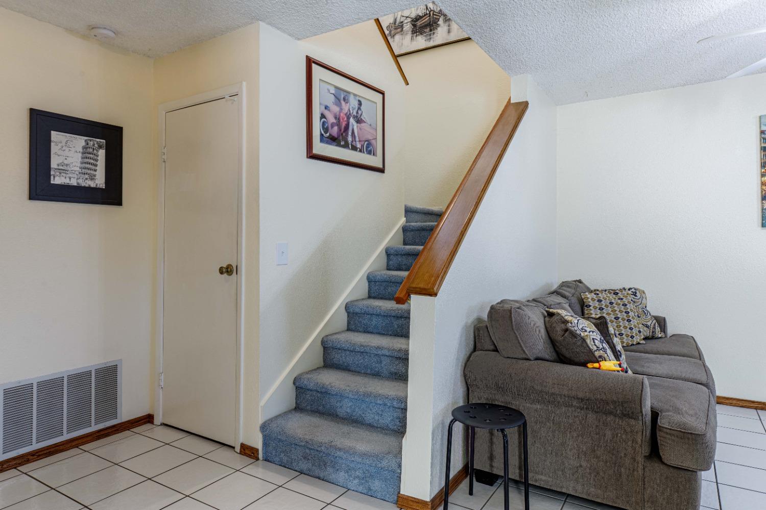 Detail Gallery Image 14 of 26 For 610 Plaza De Las Sierras, Modesto,  CA 95350 - 2 Beds | 1/1 Baths