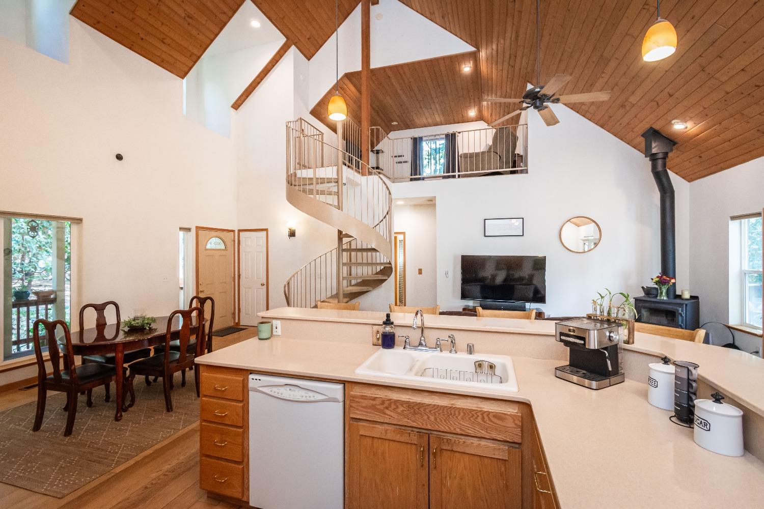 Detail Gallery Image 16 of 63 For 6298 Pine Needle Ln, Placerville,  CA 95667 - 3 Beds | 2 Baths