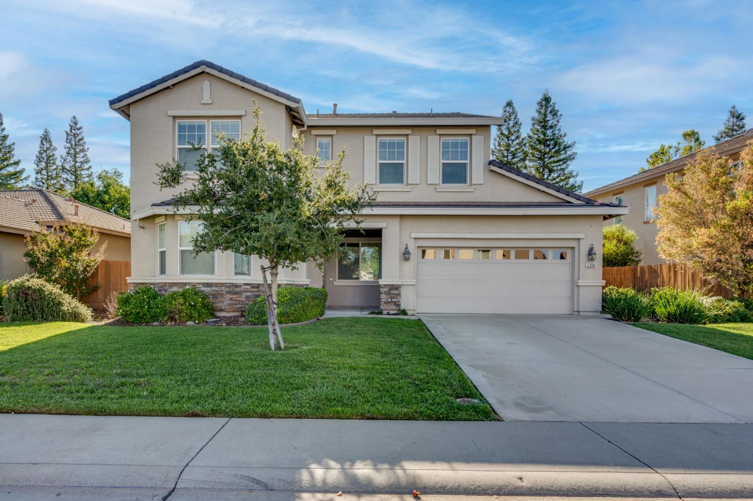 Detail Gallery Image 1 of 1 For 2304 Petruchio Way, Roseville,  CA 95661 - 4 Beds | 3 Baths