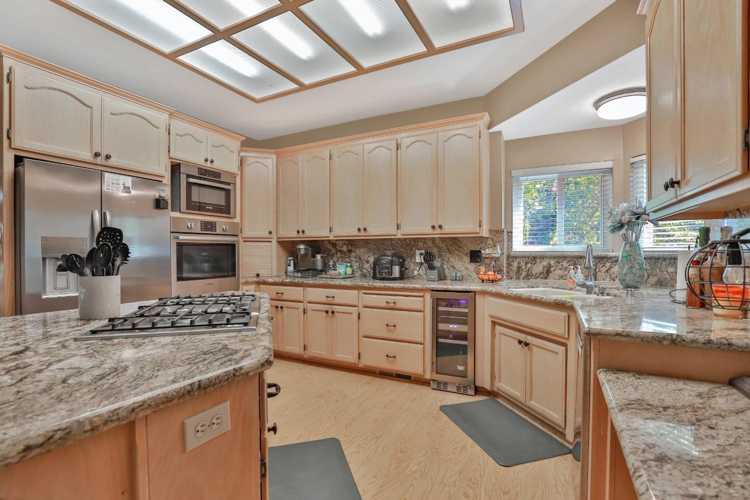 Detail Gallery Image 24 of 41 For 841 Oak Crest Cir, Placerville,  CA 95667 - 3 Beds | 2/1 Baths