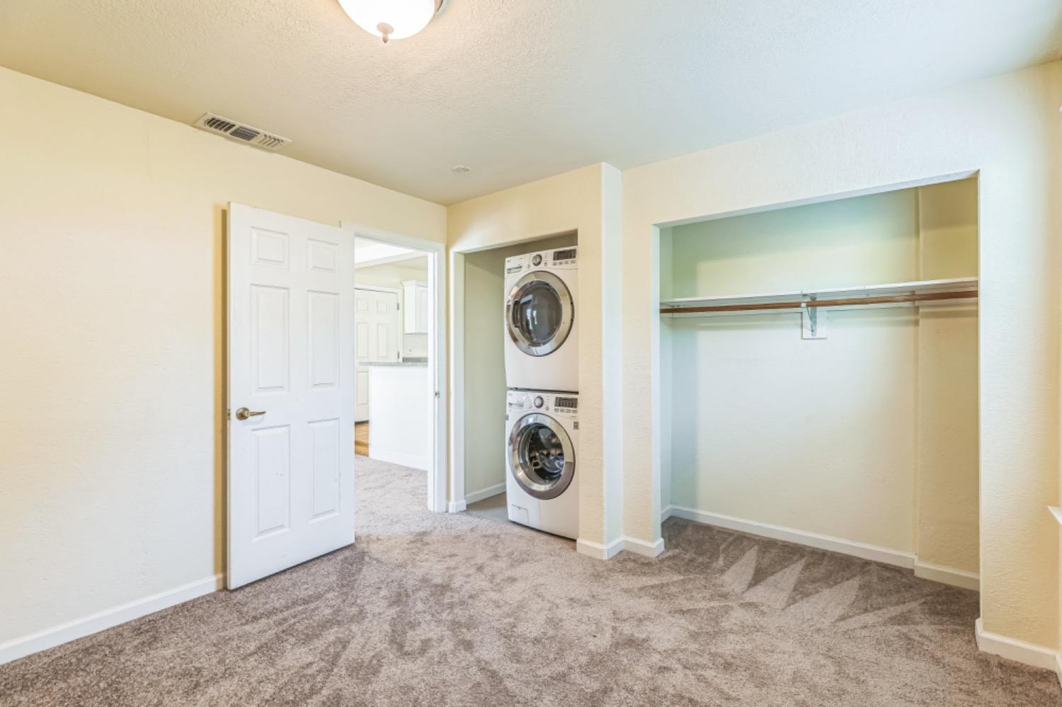 Detail Gallery Image 8 of 11 For 417 Tahoe Ave, Roseville,  CA 95678 - 3 Beds | 1 Baths