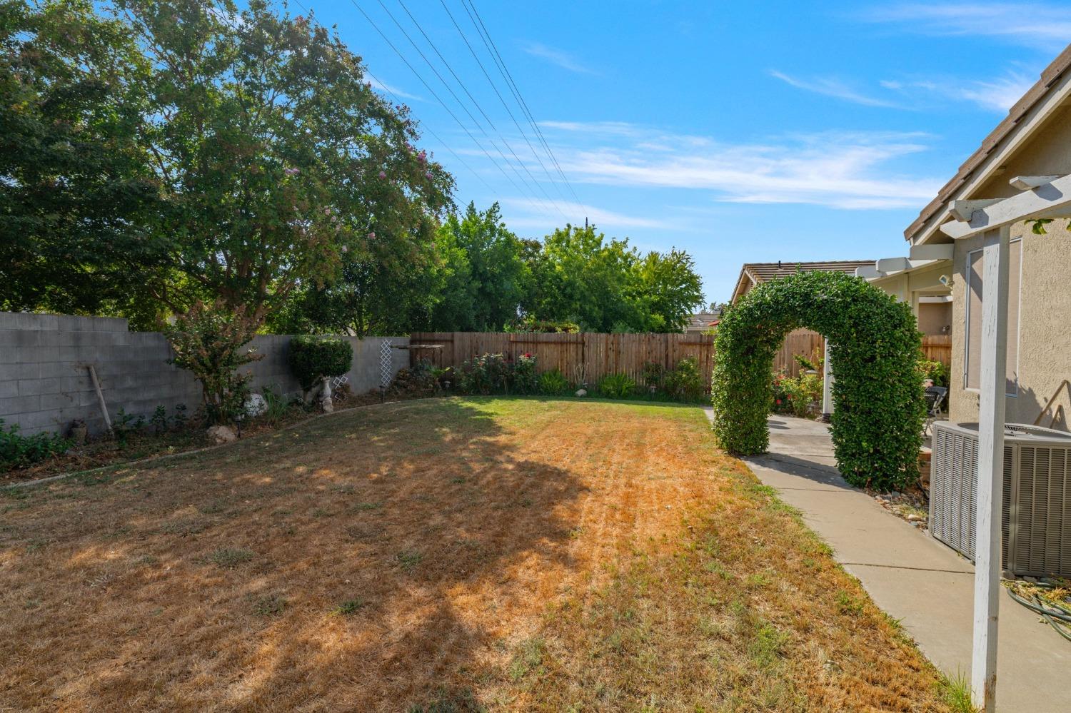 Detail Gallery Image 31 of 45 For 9326 Bennoel Way, Elk Grove,  CA 95758 - 4 Beds | 2 Baths