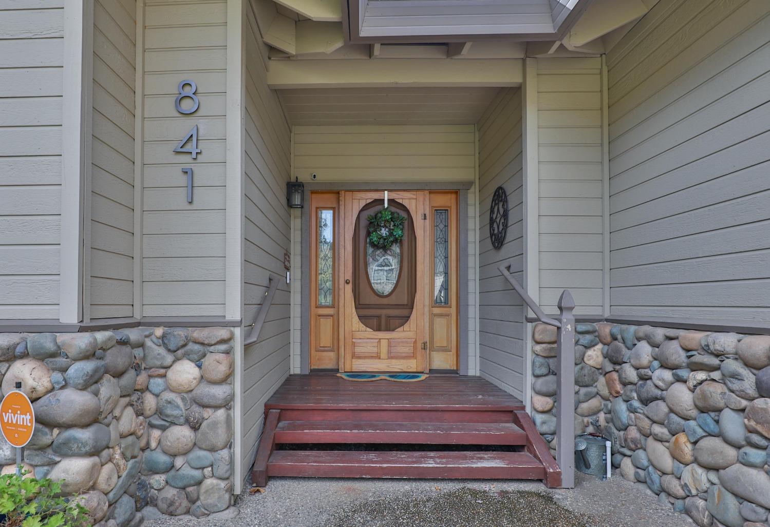 Detail Gallery Image 5 of 41 For 841 Oak Crest Cir, Placerville,  CA 95667 - 3 Beds | 2/1 Baths