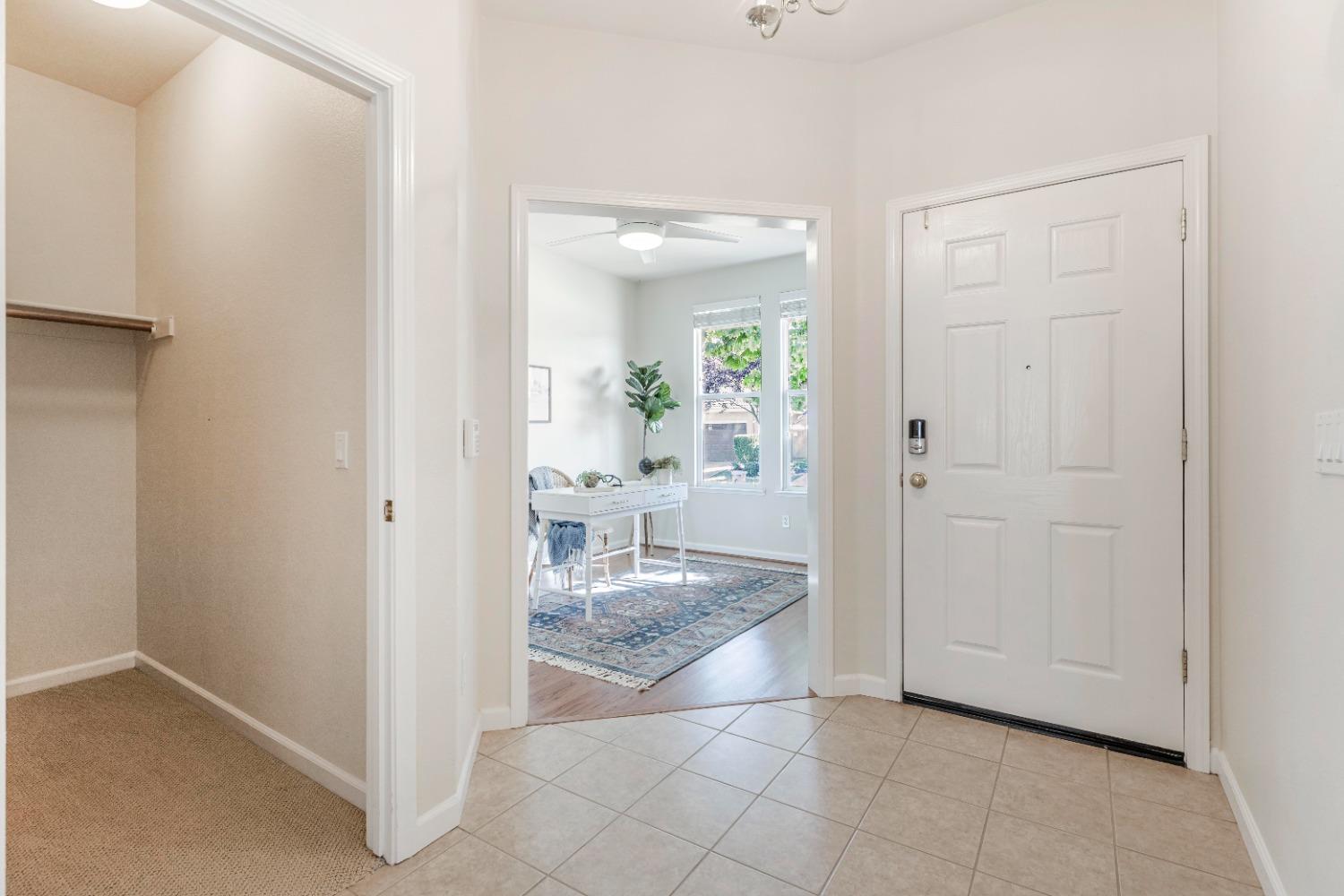 Detail Gallery Image 10 of 62 For 2357 Ryedale Ln, Sacramento,  CA 95835 - 2 Beds | 2 Baths