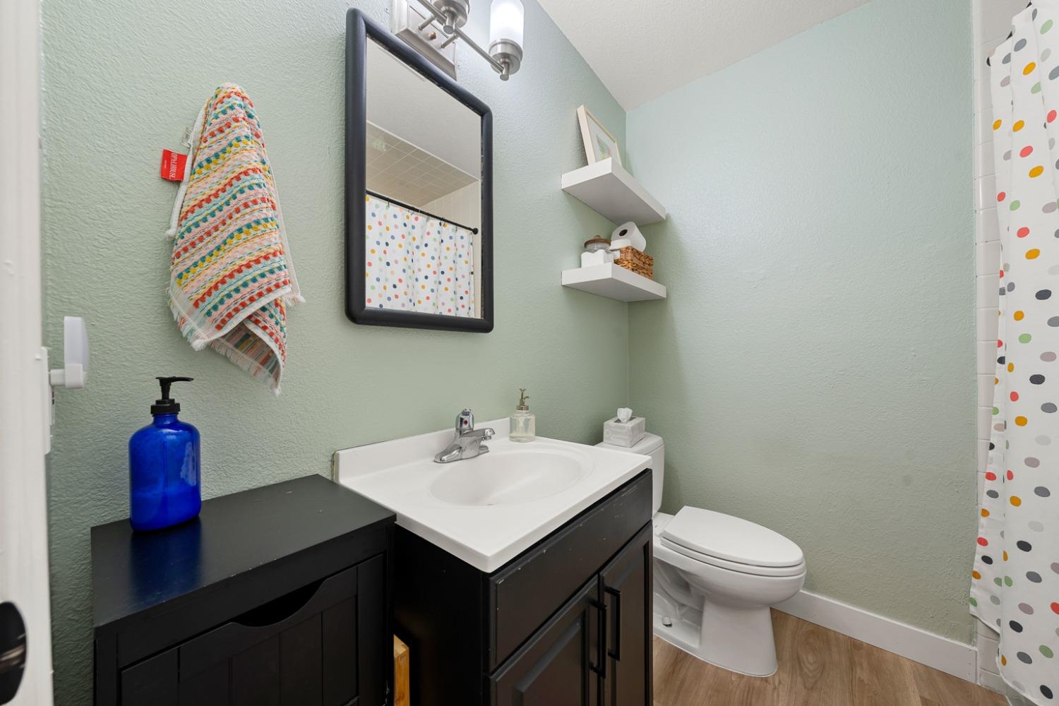 Detail Gallery Image 27 of 46 For 5417 Edgerly Way, Carmichael,  CA 95608 - 3 Beds | 2 Baths