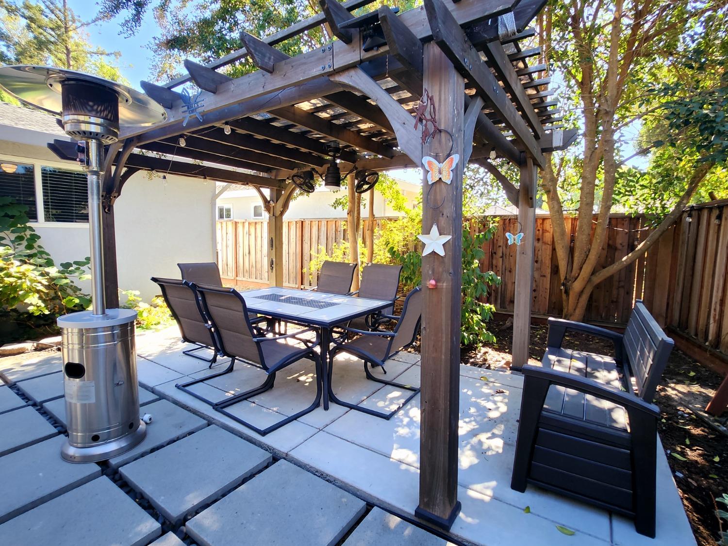 Detail Gallery Image 24 of 29 For 6908 Havenhurst Dr, Sacramento,  CA 95831 - 3 Beds | 2 Baths