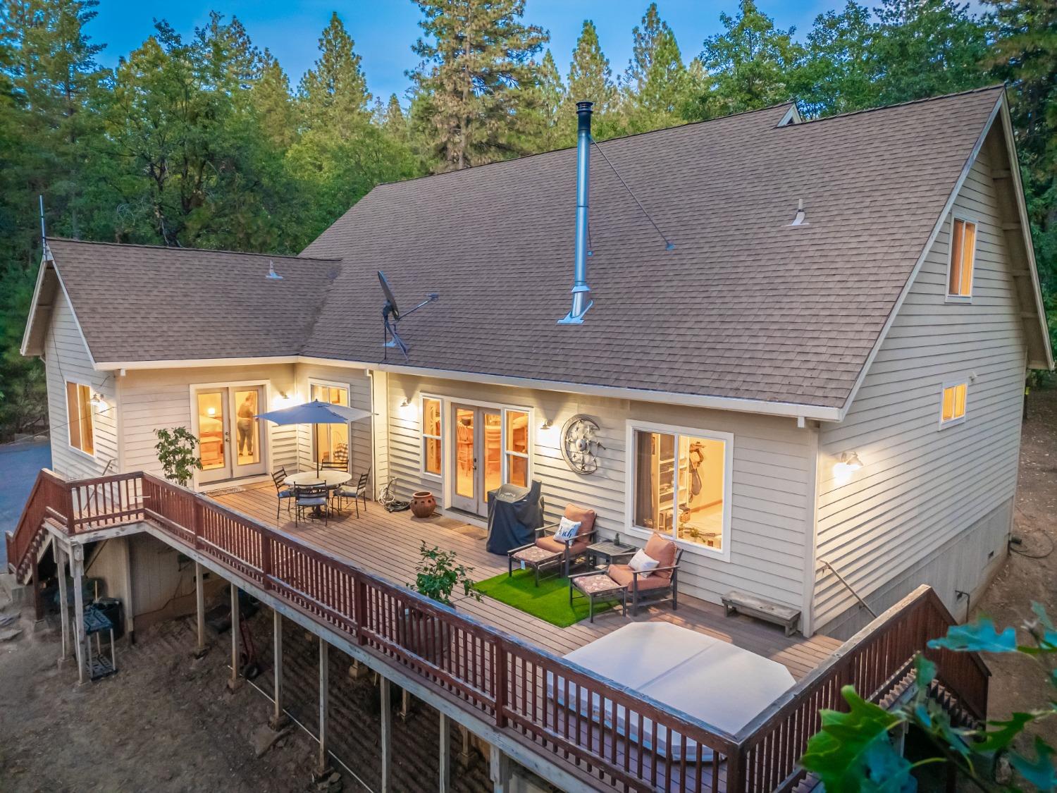 Detail Gallery Image 5 of 63 For 6298 Pine Needle Ln, Placerville,  CA 95667 - 3 Beds | 2 Baths